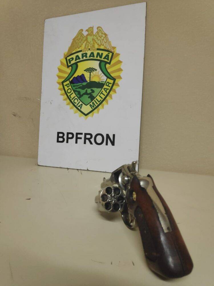 BPFRON apreende arma de fogo após abordagem em Foz
