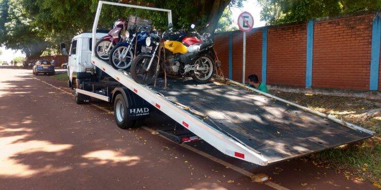 Blitz na prainha de Três Lagoas fiscaliza 100 veículos e 10 são apreendidos