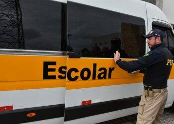 Na volta às aulas, PRF orienta prefeituras sobre fiscalização do transporte escolar