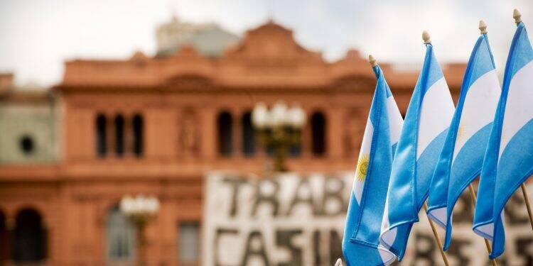 Argentina lança nova versão de congelamento de preços nos supermercados
