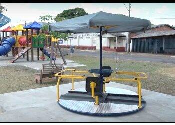 Brinquedos recém instalados foram danificados por vândalos