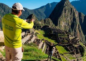 Turistas brasileiros são presos após defecar em ruínas de Machu Picchu