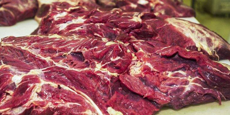 Preço da carne cai para o consumidor, diz Ministério da Agricultura