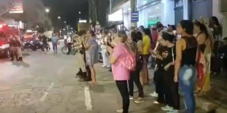 Multidão canta música religiosa e homem desiste do suicídio em MG; vídeo