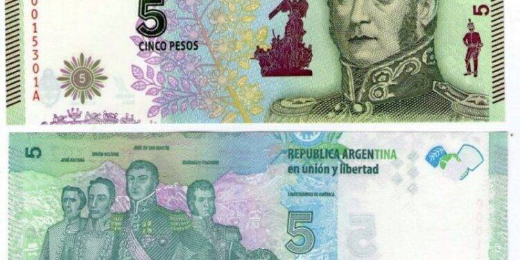 Cédulas de cinco pesos argentinos começam a ser retiradas do mercado