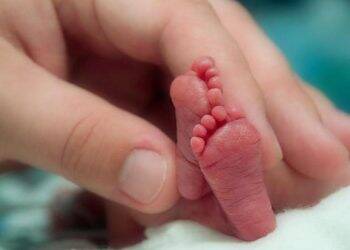 Casal concretiza adoção de criança falecida após tentativa de aborto no Paraná