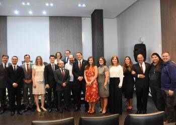 Juiz Geraldo Dutra tome posse como presidente da AMAPAR e defende judiciário forte