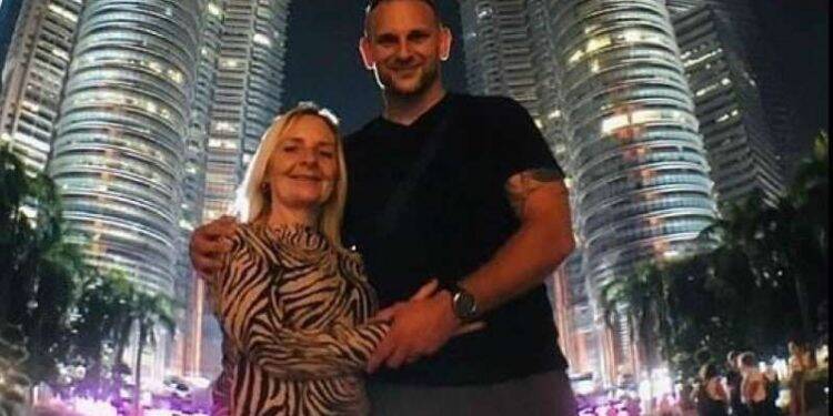 Mãe vai à lua de mel da filha, engravida do genro e se casa com ele