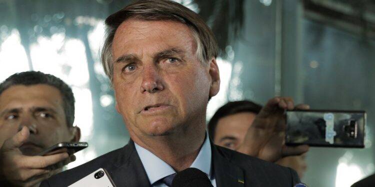 Governo eleva salário mínimo para R$ 1.045
