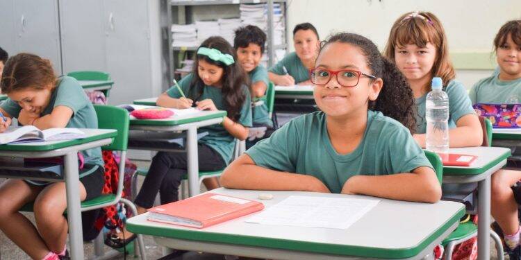 Cerca de 29 mil alunos municipais retornam às aulas nesta quinta-feira