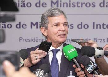 Silva e Luna quer desvincular imagem da política partidária