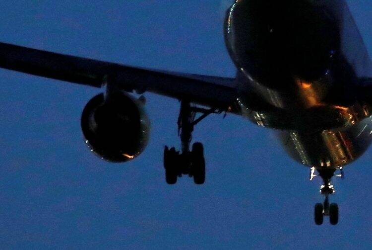 Veja ao vivo: Avião com 128 passageiros prepara pouso forçado em Madri