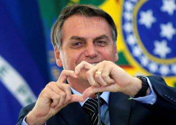 Bolsonaro vai aos EUA para tentar trazer fabricante de veículos elétricos ao Brasil