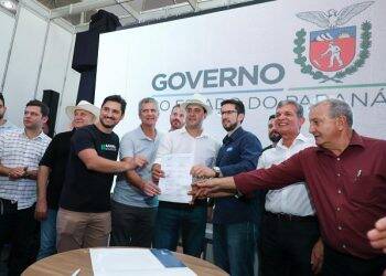 Governador Ratinho Junior sinaliza apoio à criação do Centro de Inteligência Artificial no PTI