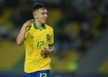 Mesmo na reserva, iguaçuense Pepê é artilheiro do Pré-Olímpico na Colômbia