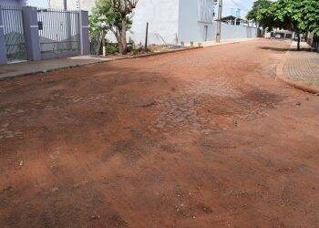 Prefeitura anuncia obras de drenagem em rua do bairro Três Bandeiras
