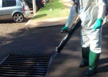 CCZ retoma aplicação de inseticida nas residências contra o mosquito da dengue