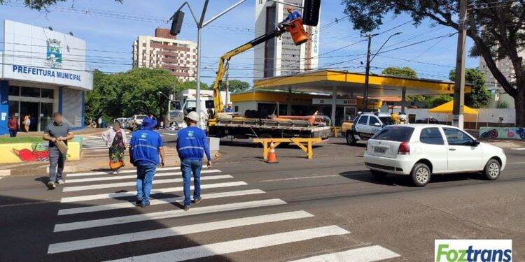 Semáforo entre a JK e Bartolomeu de Gusmão entrará em funcionamento nos próximos dias