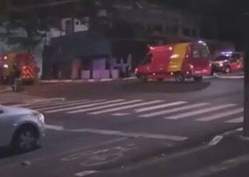 Vídeo de acidente envolvendo ambulâncias do SIATE no centro de Foz viraliza nas redes sociais