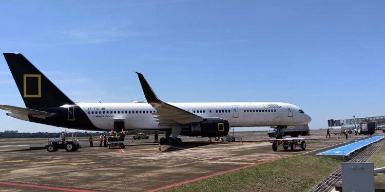 Avião da National Geografic chega à Foz do Iguaçu