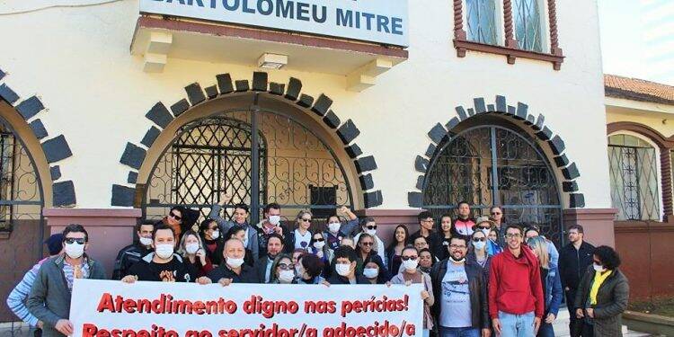 Professores de Foz e região em tratamento de saúde são obrigados a fazer perícia em Curitiba