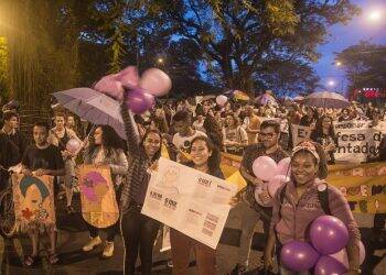 Entidades iniciam organização da Marcha das Mulheres em Foz