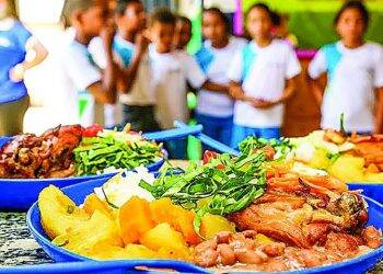 Foz do Iguaçu corrige licitação para merenda suspensa por cautelar do TCE-PR