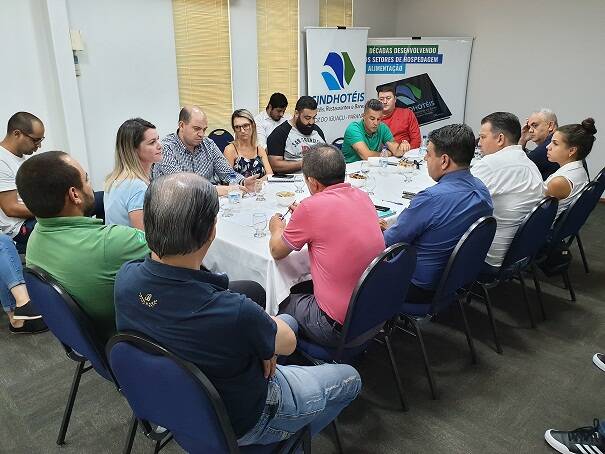 Sindhotéis cobra da prefeitura sistema  de logística reversa de garrafas de vidro