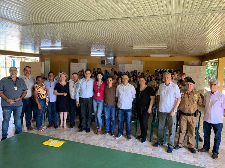 Hussein Bakri e presidente da Fundepar anunciam R$ 2 milhões para a educação de Foz do Iguaçu