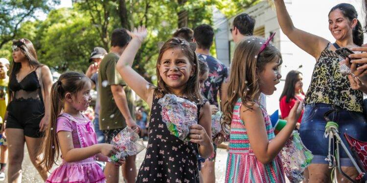 Confira as imagens do primeiro dia do Carnaval da Saudade