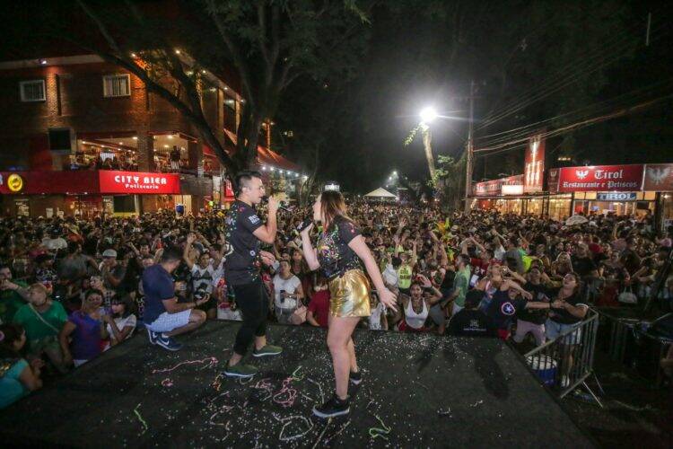 Confira as imagens do primeiro dia do Carnaval da Saudade