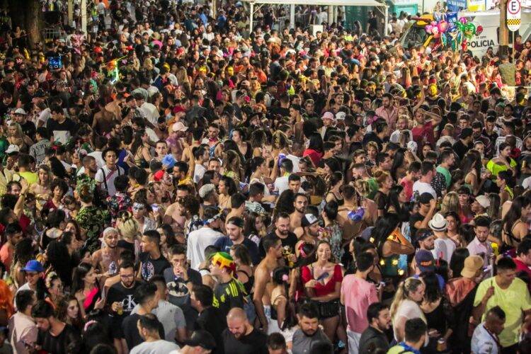 Confira as imagens do primeiro dia do Carnaval da Saudade