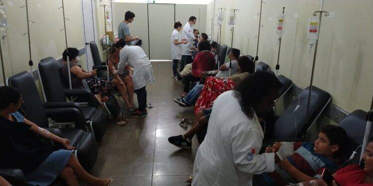 Foz tem quase 10 mil notificações para Dengue e pacientes lotam UPAs