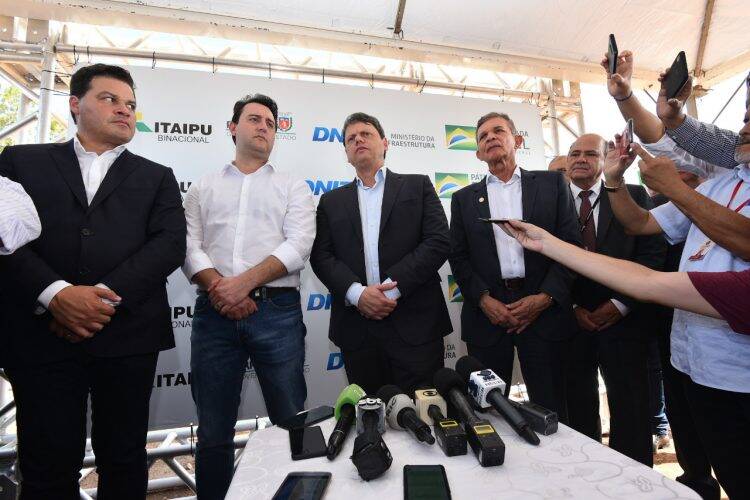 Nova ponte fortalece integração Brasil-Paraguai, diz ministro da Infraestrutura