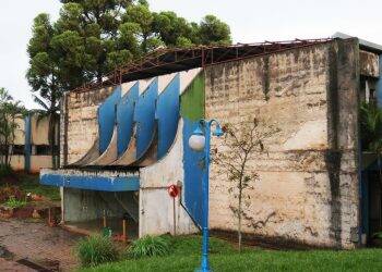 Ex-funcionários da Santa Casa fazem protesto para cobrar indenização