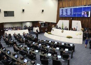 Assembleia retoma sessões nesta segunda-feira, com apresentação de  plano de governo por Ratinho Junior