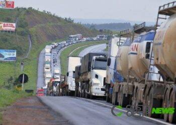 Nova greve de caminhoneiros está marcada para esta quarta-feira (19)