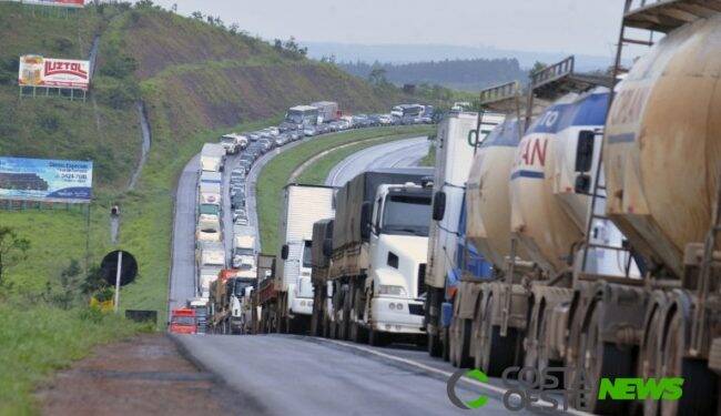 Nova greve de caminhoneiros está marcada para esta quarta-feira (19)