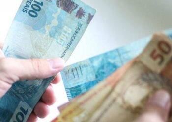 Veja quem são os ex-governadores e viúvas que deixaram de receber aposentadoria no Paraná