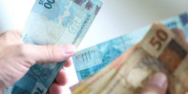 Veja quem são os ex-governadores e viúvas que deixaram de receber aposentadoria no Paraná