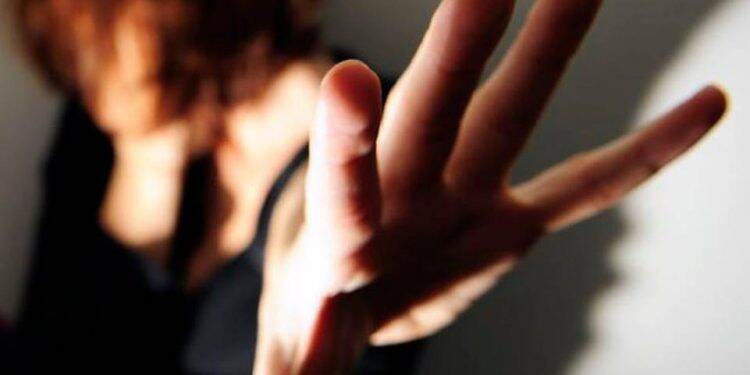 Mulher decepa pênis de estuprador com faca no Paquistão