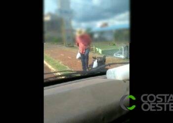 Viralizou: homem anda e depois senta em cadeira de rodas no Oeste; vídeo