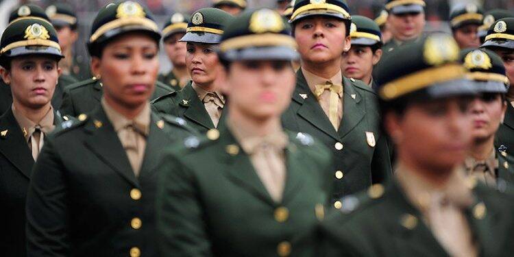 Após o carnaval, projeto que permite mulheres prestarem serviço militar será analisado pelo senado