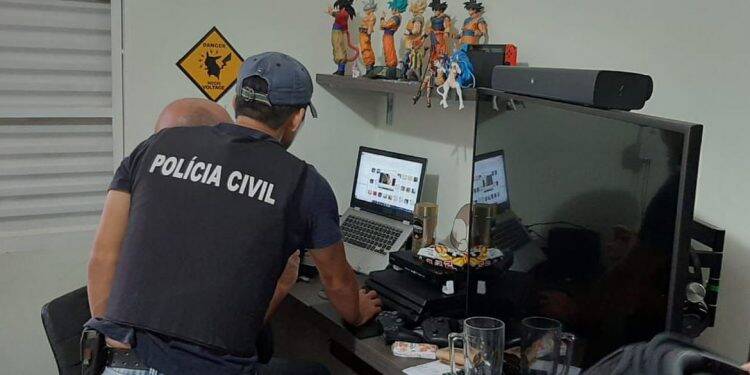 Pornografia infantil: Policiais cumprem mandados em Santa Terezinha; Operação acontece em 5 países