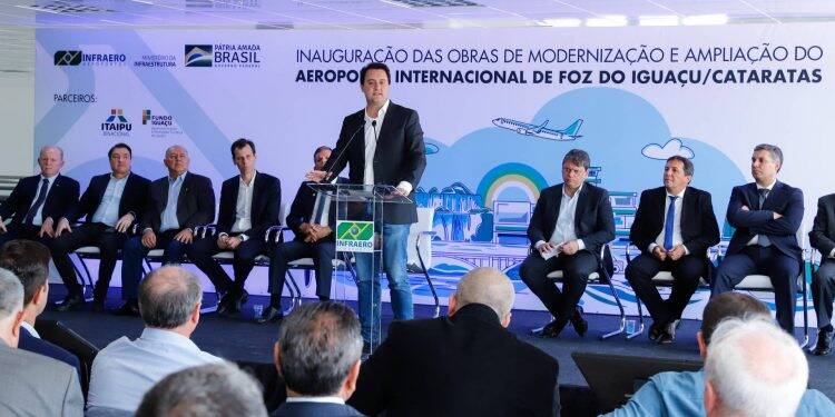 Modernização do aeroporto reforça vocação turística de Foz do Iguaçu