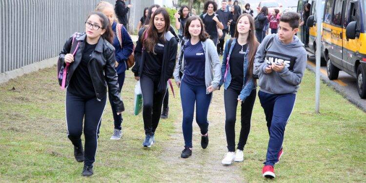 Começam as aulas na rede estadual de Educação