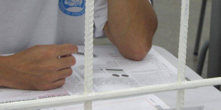 Mais 122 presos do Paraná vão cursar universidade