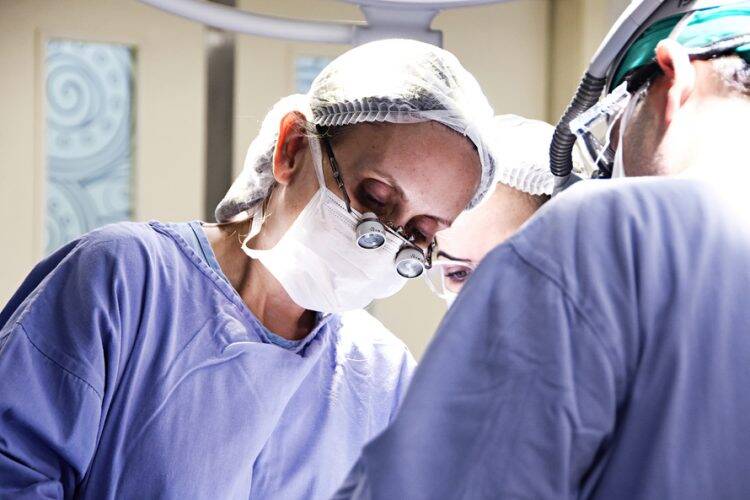 Iguaçuense de 1 ano e dois meses realiza transplante de fígado em Curitiba