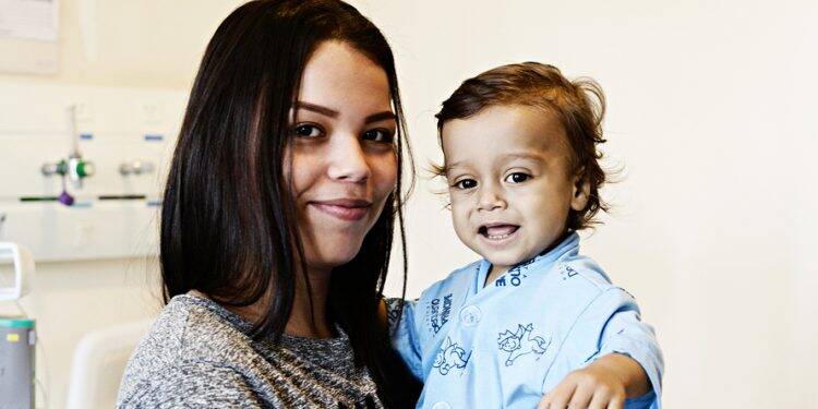 Iguaçuense de 1 ano e dois meses realiza transplante de fígado em Curitiba