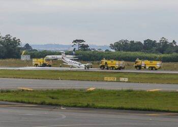 VÍDEO: Avião faz pouso de emergência no Afonso Pena, na Grande Curitiba